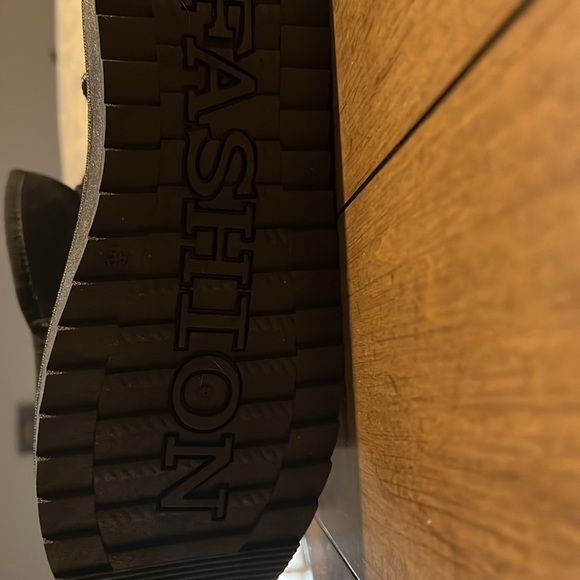 Ankle boot - Picture 2 of 6